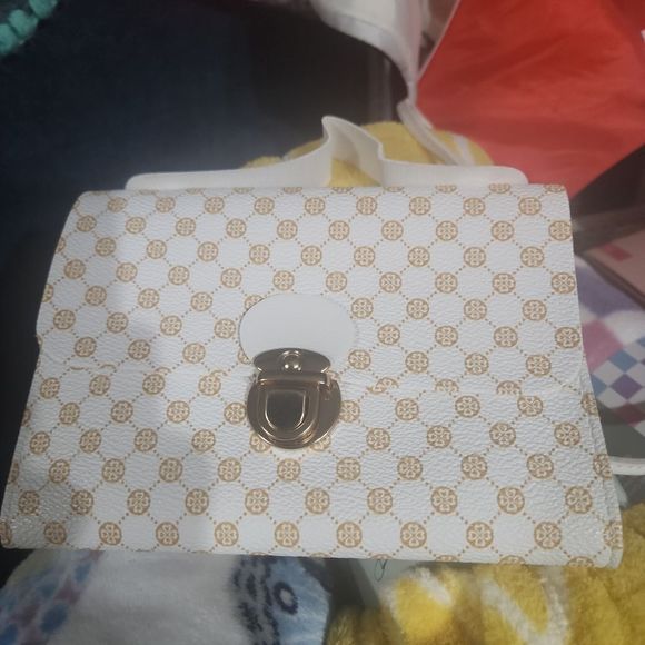 Colorful & Soft Throw Blankets - Picture 4 of 5